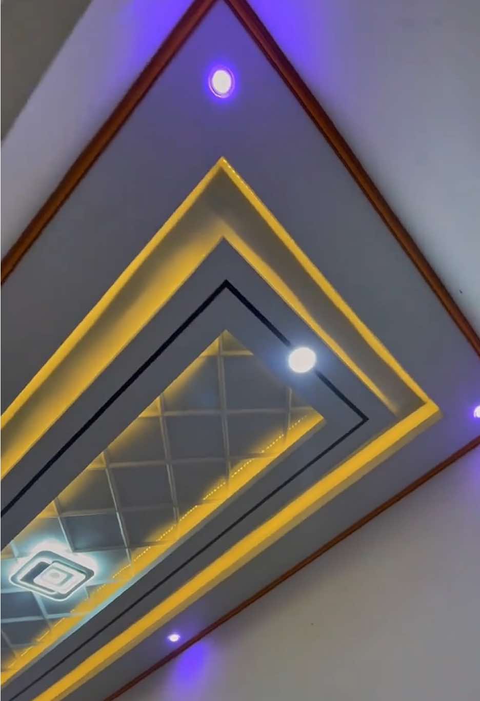 Plafon pvc putih polos di kombinasikan dengan lis wallmolding #plafonpvc #fyp #jember24jam #rumahminimalis #plafonminimalis 