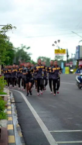 monitor ketua😎 #Running #alunalunpancasilakebumen #kebumenhalfmarathon2024 #fyp #kebumen 