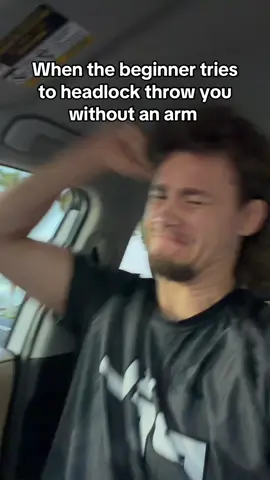 They just squeeze your head for dear life and don’t let go 🥲 #fyp #jiujitsu #wrestling #mma #viral 