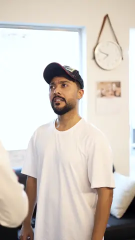 العرض المسرحي أرواح عالقة يعرض الاحد ٩ نوفمبر على صالة صحيفة الأيام ضمن مهرجان البحرين المسرحي 