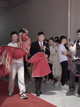 bế chị gái lên xe hoa #huyhoa88_d1 #xh #fyp 