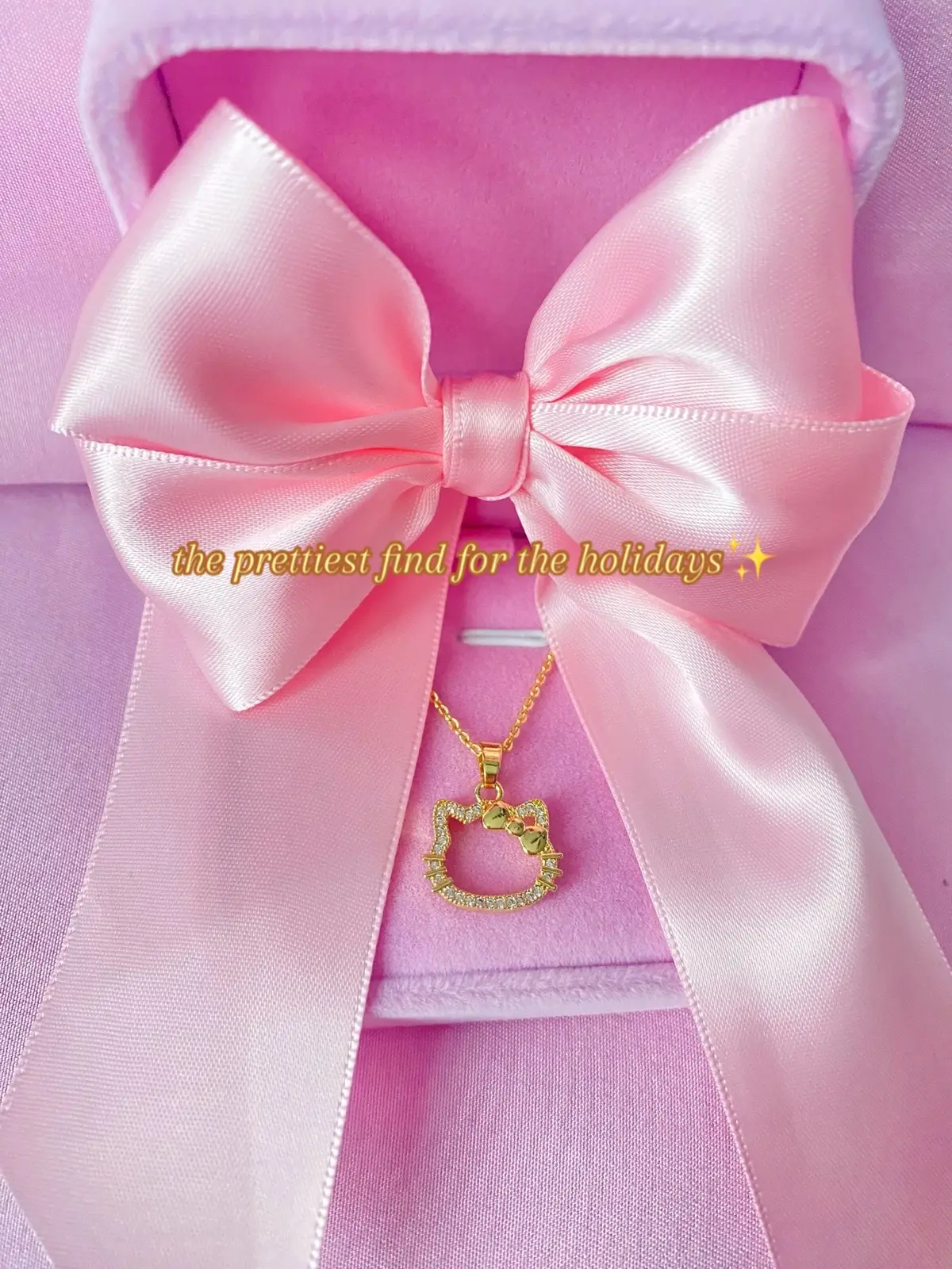 made for gifting season🎀 #hellokitty #pink #necklace #holidays #foryoupage 