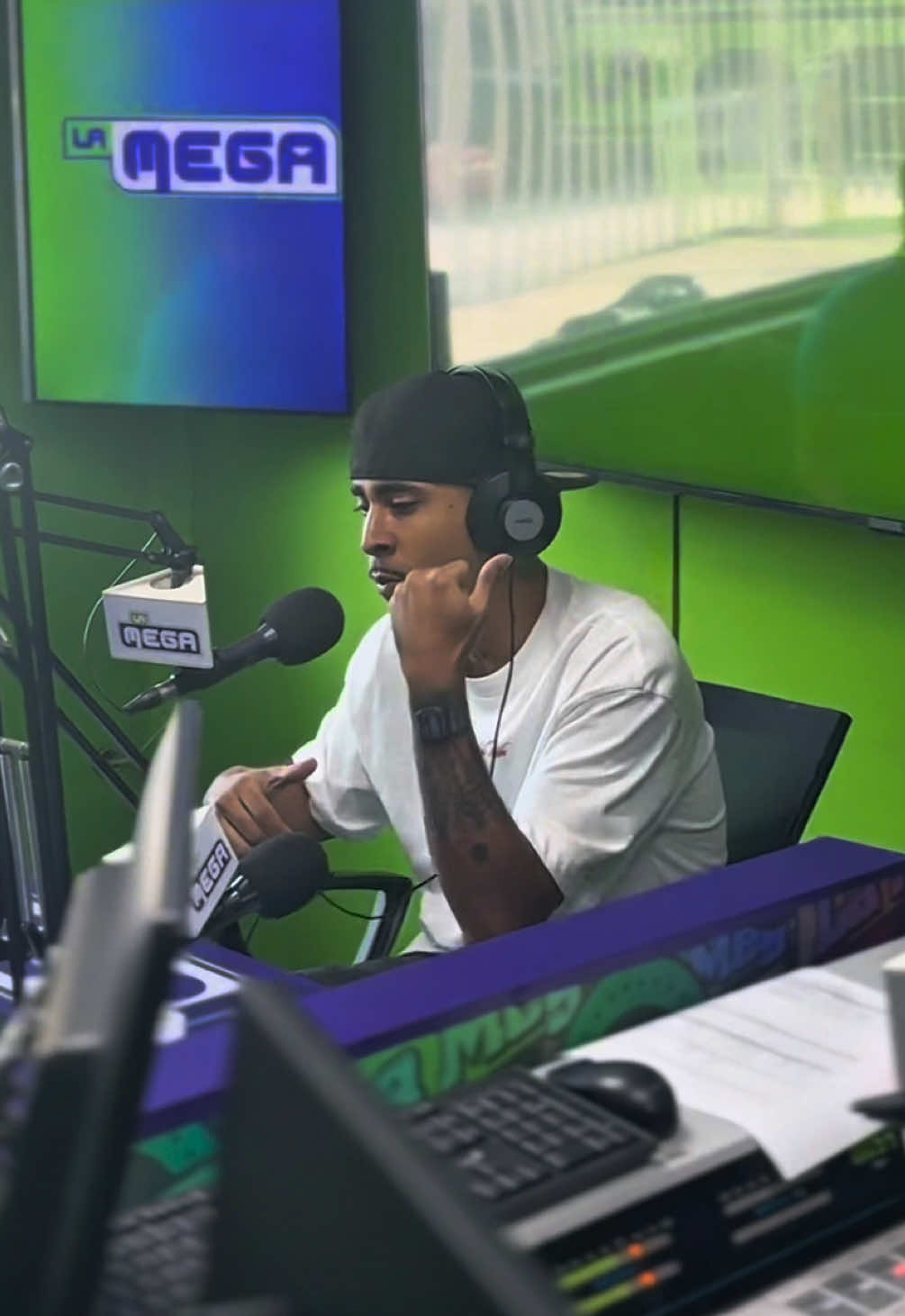 Soy la nueva cara de Barranquilla 🇨🇴🌴 la bandera, acapella y en vivo que no es lo mismo, gracias por el recibimiento que le están dando a “Millo” estamos creando el verdadero movimiento. 🫣 #dh #dhmusica #freestyle #barranquilla #trend   