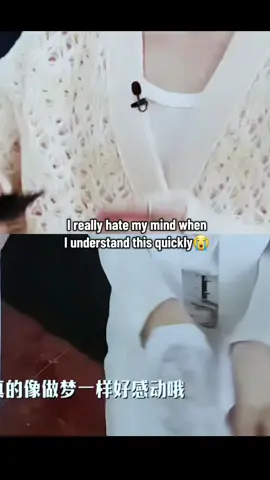 Even Ah Xing was laughing during the livestream last night. He knew we’d point this out😭🤣🤣 #HuangXing #EliotHuang #XingQiu 