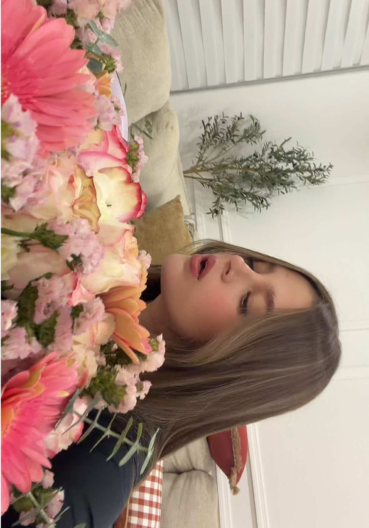 Adicta a las flores de mi novio 🙃🫠🫠💐🌸 #shakira #addictedtoyou #couple #flowers #fypシ 