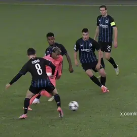 وحدي ادافع عن جدار ليس لي 💔! #fyp #lamienyamal #barcelona 