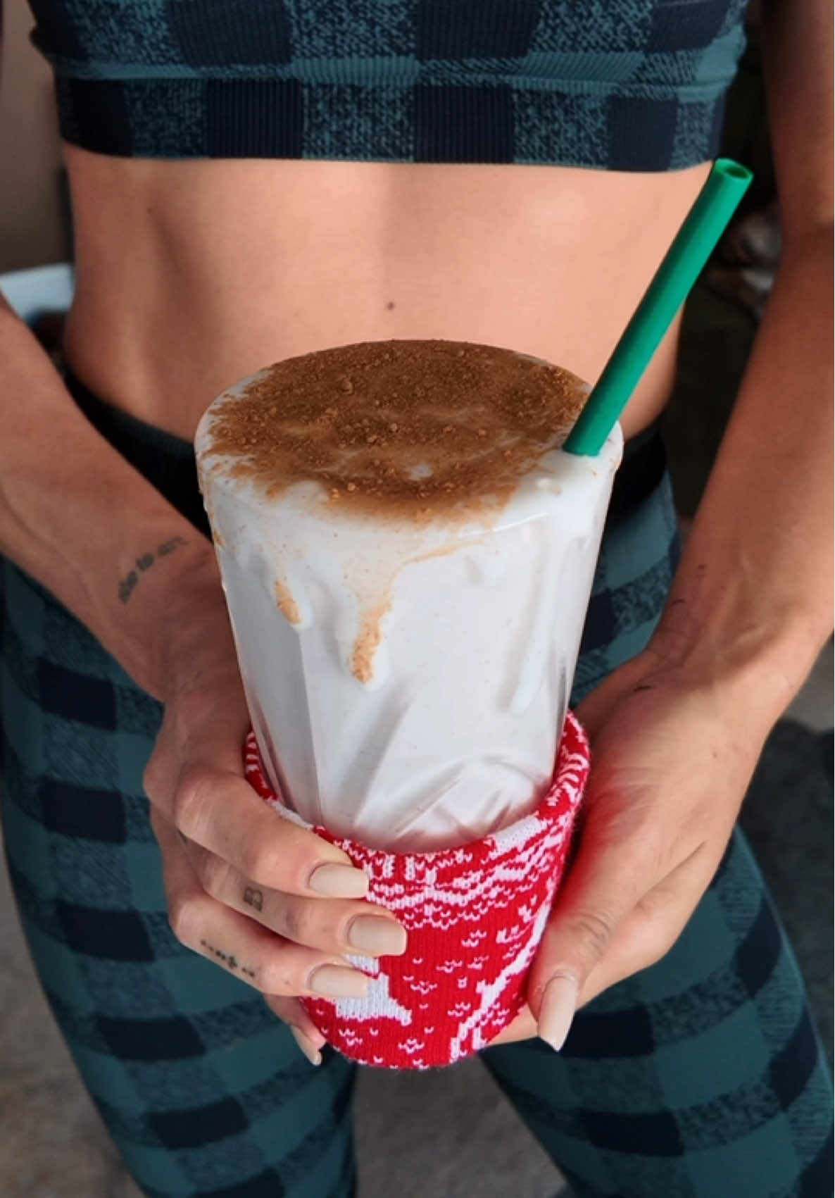 The coziest holiday shake Sinful Cinnamon is giving cinnamon roll in a mug. Don't miss out on Devotion Nutrition's Black Friday & Cyber Monday sale! Use code 20 TESSA for 10% off #ScoopUptheSeason #ad #devotionnutrition #holidayrecipe #UntilItsDone @Devotion Nutrition Protein @Dana Kaye | Devotion Nutrition 