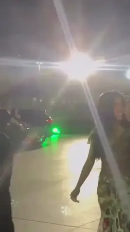 OMG! Anitta chegando no evento do The Earthshot Prize hoje no Rio de Janeiro!💚🥳#theearthshotprize #anitta #rj #eventoimportante 