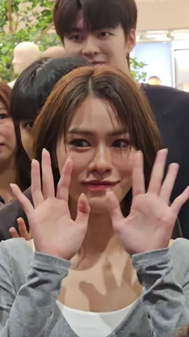 Meen-Emi #LiveActivewearTH  #Meennicha8  #emiamily 