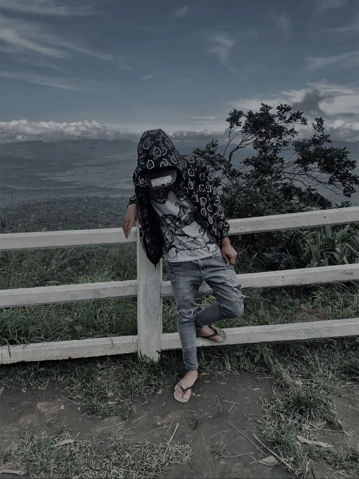 ពេលជីវិតយើងធ្លាក់ដល់សូន្យ ទើបស្គាល់ពីរមនុស្សជុំវិញខ្លួន មិត្តមានចិត្ត មិត្តអត់ចិត្ត អរគុណភាពក្រដែលឲ្យដឹងច្បាស់ពីរចិត្តមនុស្ស..#money #fffffffffffyyyyyyyyyyypppppppppppp #fypシ゚ #paratiiiiiiiiiiiiiiiiiiiiiiiiiiiiiii #wow #you 