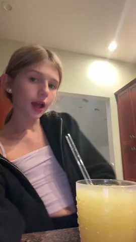 DRINK REVIEW🧡🤍