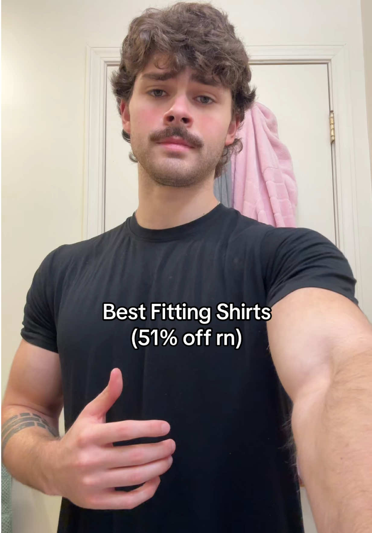 These shirts go with quite literally anything and work for any occasion, they also simply fit better than any other shirt I’ve ever worn #nickfreeman02 #gym #ekkovision 