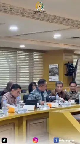 repost @Rudy Tirtayana DPDRI Papsel Respon WAMEN INVESTASI DAN HILIRISAS terhadap masyarakat lokal papua selatan terkait kebun plasma yang tidak diberikan oleh PT. Dongin Prtabhawa #yaaspapua #katarinayaas #rudytirtayana 