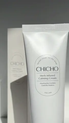 @chichobeauty_official  Visible herbs gel-cream • 4-in-1 multi-soothing tone (calming•hydration•barrier support•redness  care) • Lightweight gel-cream, breathable, easy thin layering • Makeup-prep friendly; results may vary  #acneprone #sensitiveskin #ChichoCalmingCream
