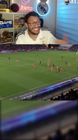 Golazo de vaselina de Forbs #futbol #fcbarcelona #ubietoo #championsleague #carlosforbs #deportesentiktok #footballtiktokacademy #footballtiktok