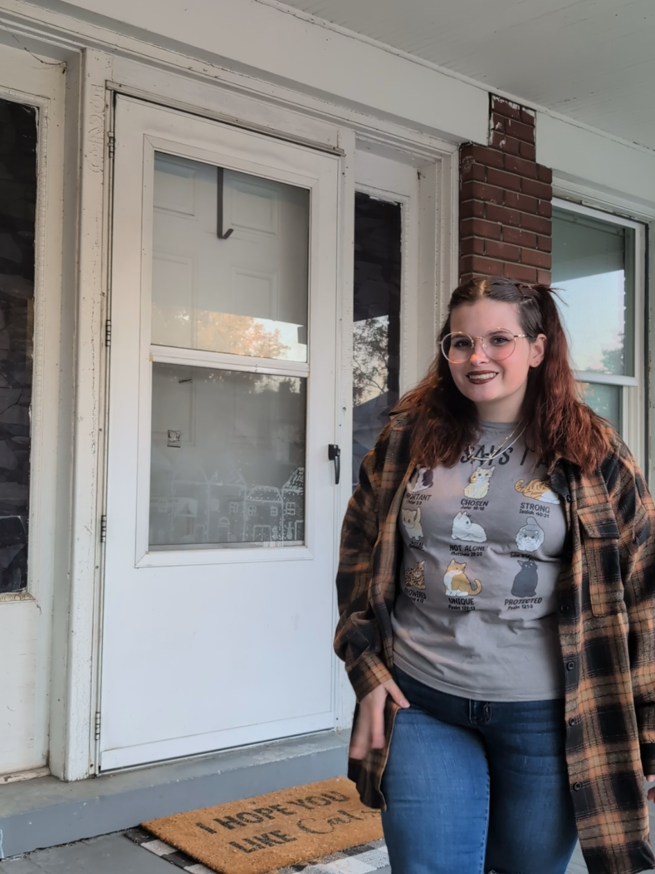 Outfit of the day Styling skinny jeans Oversized flannel look Petite styling tips Modest fashion style 