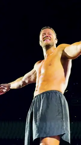 come to brazillllll 🇧🇷🇧🇷🇧🇷 #LOOMTour #SaoPaulo 