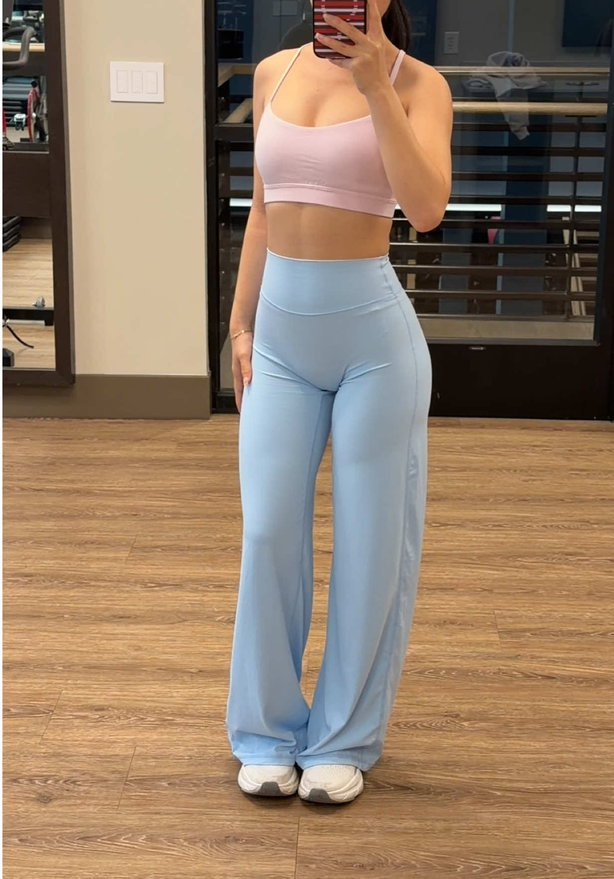 So much controversy for these wide leg leggings but they are def a YESS for me 😍😍#gymootd#widelegleggings  