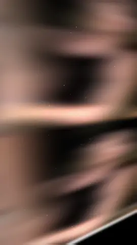 Nhỏ Cá🐟 nó sợ thiên hạ chưa đủ loạn hay gì á ta ơi🙉🙉. Bị đồn ở chung nhà, chung cả tủ quần áo rồi bị đồn có sai đâu🫵🏻.  Tối qua 2 ba tung vlog, plv nhỏ 🐟 tung trước bên Điền Lôi tung sau, mà ta nói he nó ko giống chỗ này thì nó cũng 