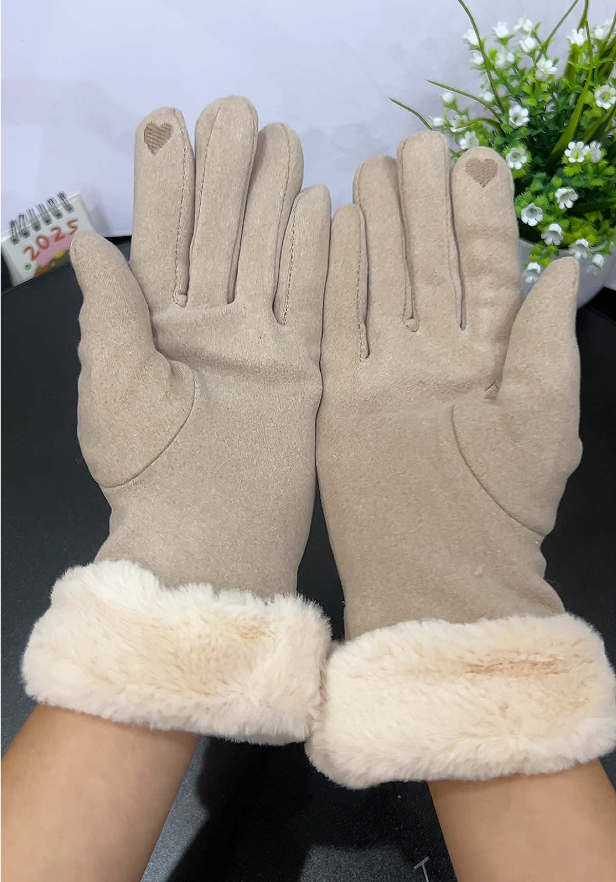 Đi ngoài đường có em này là yên tâm không lạnh nè #gangtaymuadong #gangtaylotlong #xuhuong #tranghatay96 