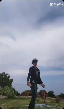 dù hôm nay mưa bão lũ lụt ta vẫn quay hết clip này 