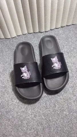 30 ribuan sendalnya awet gambar kucing