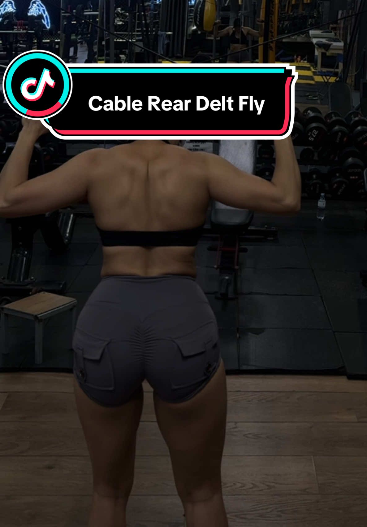 Ai cũng muốn đẹp, nhưng không phải ai cũng sẵn sàng làm điều cần làm.” #GymGirl #FitGirl #WomenWhoLift #ShoulderDay #BackDay #SelfMadeBody  #StrongIsSexy #BodyGoals #GymTok #vietgymtokf