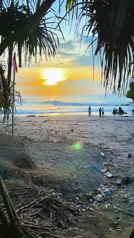 Yg mau boking2 langsung ajah DM atau WA yah itu no nya ada di bio😁😁🤭 #pantaimadasari  #madasaribeach  #sunriseview  #campinmadasari  #sewatendamangpipin 