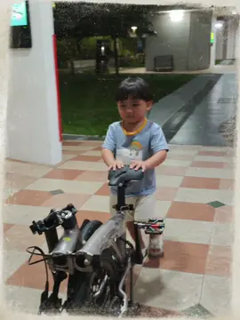 The Java Neo trifold is so easy to push, even a 2 year old can do it! Fulfilling our pre-orders! Thank you all for your support! #neo #trifold #bicycle #kaicycle #java