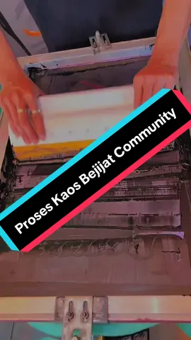 Proses Kaos Bejijat Community #apclothingcompany #sablonpati #kaoskarnaval #sablonkaos #sablonplastisol 