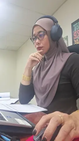 Work first, then latte!#sejenisniza #onemealadaydiet 