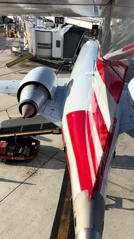 CRJ 700 Rear anti-collision light replacement. 