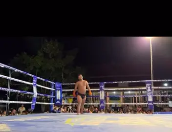 កំពូលអ្នកប្រដាល់គ្នានពីលើលោក😁😁