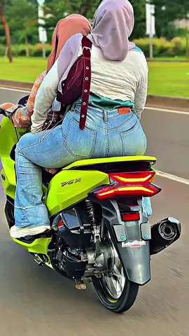Kemarin di kasih depan dibilang pelek goyang,yaudah kita kasih angel belakang aja ya😋@Hii , viin ✨🌸 #pcxtangerangbsd#pcx150ล้อ17แต่งสวย 