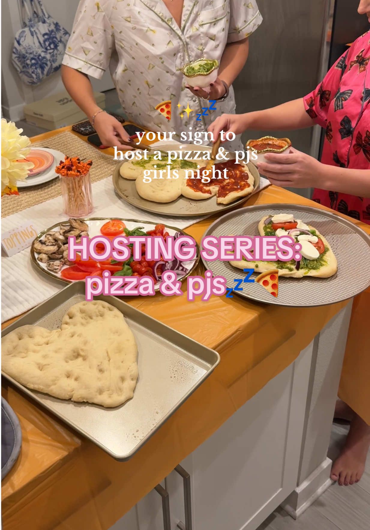 the best weeknight activity🍕✨💤 #girlsnight #girlsnightin #cozylittlechristmas #cozy 