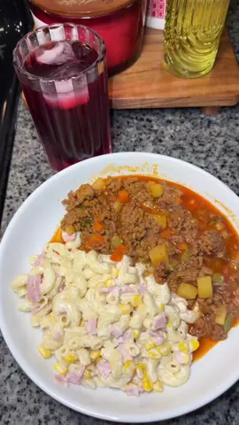Carne molida con verduras y sopa fría para la cena de hoy👩🏻‍🍳🥰🍽️😋👷🏻‍♂️♥️#carnemolidaconpapas #lunchideas #lunchformyhusband #cocinandoconamor #viralvideo 