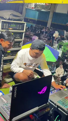 Ruang VIP #bigfanmaxxx #bigw #bigwoofer #karnaval #dickyrn @Udy.Alpariji @BIGW AUDIO @BIGWOOFER @Ifan Raffan Lighting Lumajang @QIMAXXX Videotron Balap @Nasril Prjct Co. @Randika Dwi Permana @DEVAN ELEKTRONIK @Baim zay 