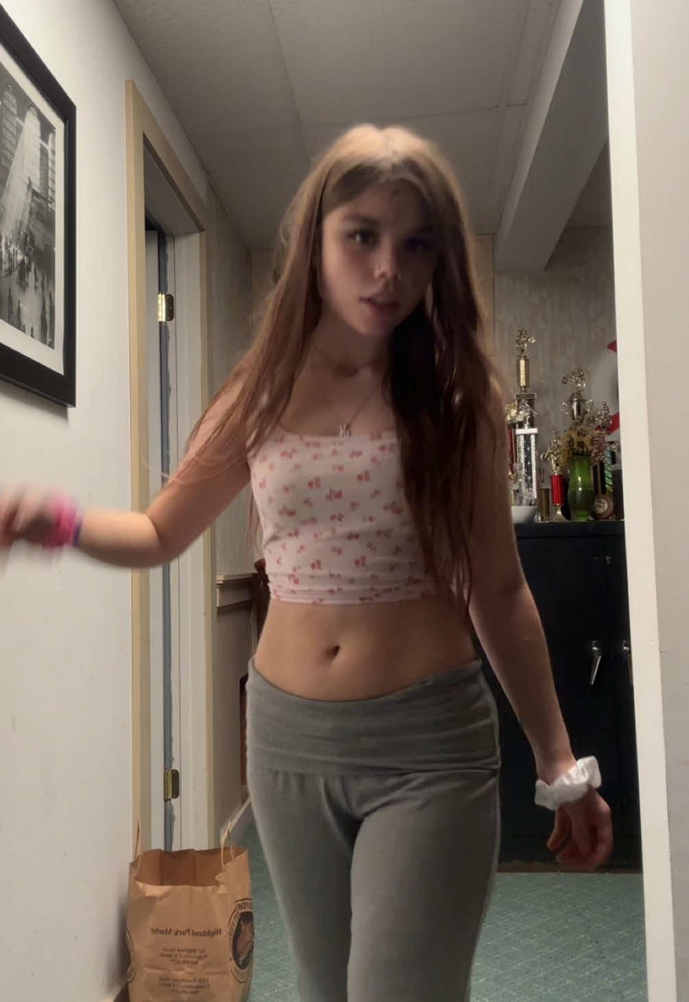 😚Tonight’s lazy outfitttt but in creepy basement, loveee these bracelets frm nyc