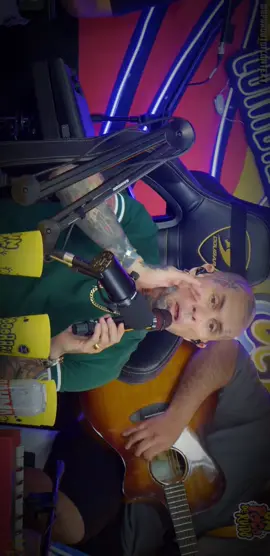 Ojitos Rojos - KE PERSONAJES  #kepersonajes #ojitosrojos #Cumbia #fyp 