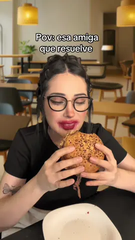 Todos tenemos a esa amiga con la solución en su bolsa 🫶 obvio con un Cyzone @Cyzone #publicidad #CyzoneLabialMate #amigas #amigashumor #humor 