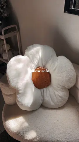 cute flower pillow sofa! #pillowsofa #minipillow #pillows #flowerpillow #sofapillow 