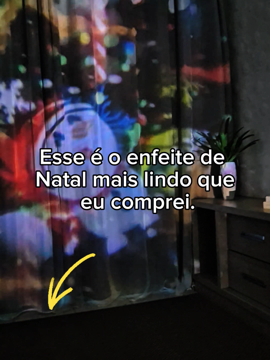 Esse projetor de figuras natalinas é perfeito. Decoração de Natal e enfeites natalinos. #tiktokshopbrackfridaybr #natal #enfeitesdenatal #projetor #decoracaodenatal 