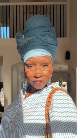 Styles from my closet Pt.1 Top: @H&M  Pant: @TJ Maxx  Shoes: @Jessica Simpson  Headwrap: Me 💁🏾‍♀️ Earrings: @AKIRA  #style #lifestyleblogger #fashion #fun #headwrap       