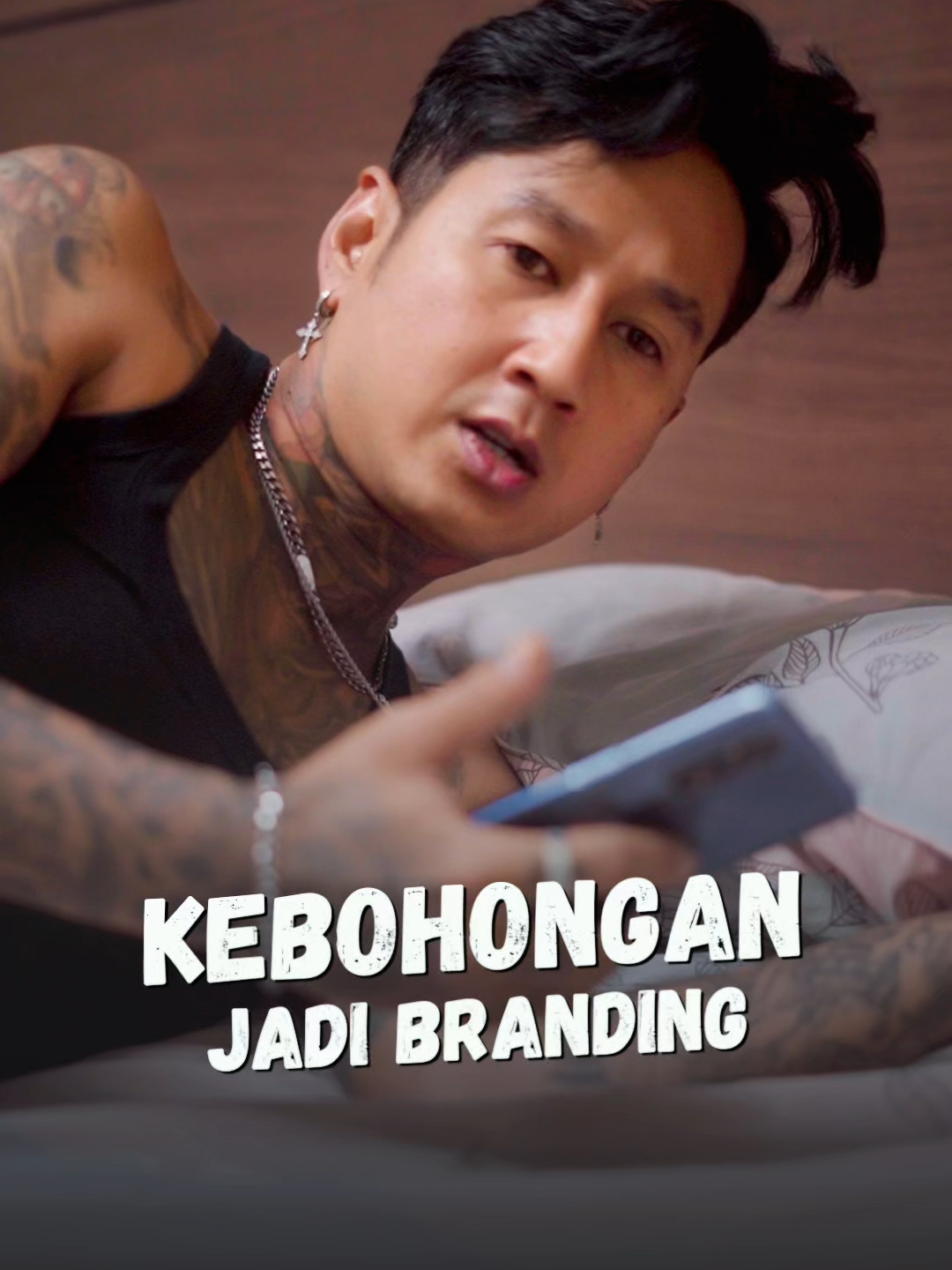 Demi istriku, aku rela jadi seperti ini!!! @djin.maxdrama@kiki_maxdrama@blingkypingky.maxdrama@maxdrama.id #dramaterbaru #maxdrama #rommymaxdrama #part2 #dramalanjutpart2 #dev #yani #april #aftah #nita #kiki #rommy #nisyah #zahra #novi #atra #faisal