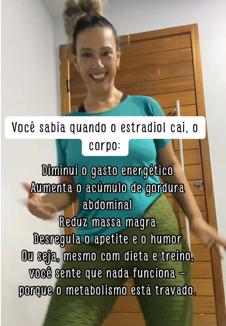 Diminui o gasto energético Aumenta o acúmulo de gordura abdominal Reduz massa magra Desregula o apetite e o humor Ou seja, mesmo com dieta e treino, você sente que nada funciona — porque o metabolismo está travado. #mulheresde40mais #menopausa #climaterio #reposicaohormonal #saudedamulher 