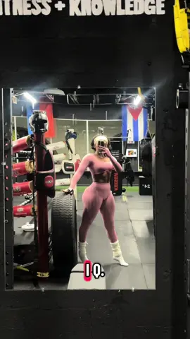 Another day another workout with @FinalSecond  Wearing @Buffbunny Collection  use code: NAEEMAHH For a discount 