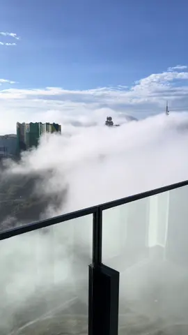 🥰Antara indahnya pemandangan dan takutnya ketinggian😵‍💫🤪 #wyndhamionmajestichotel  ##GentingVibes#CloudyMorning #gentinghighlands