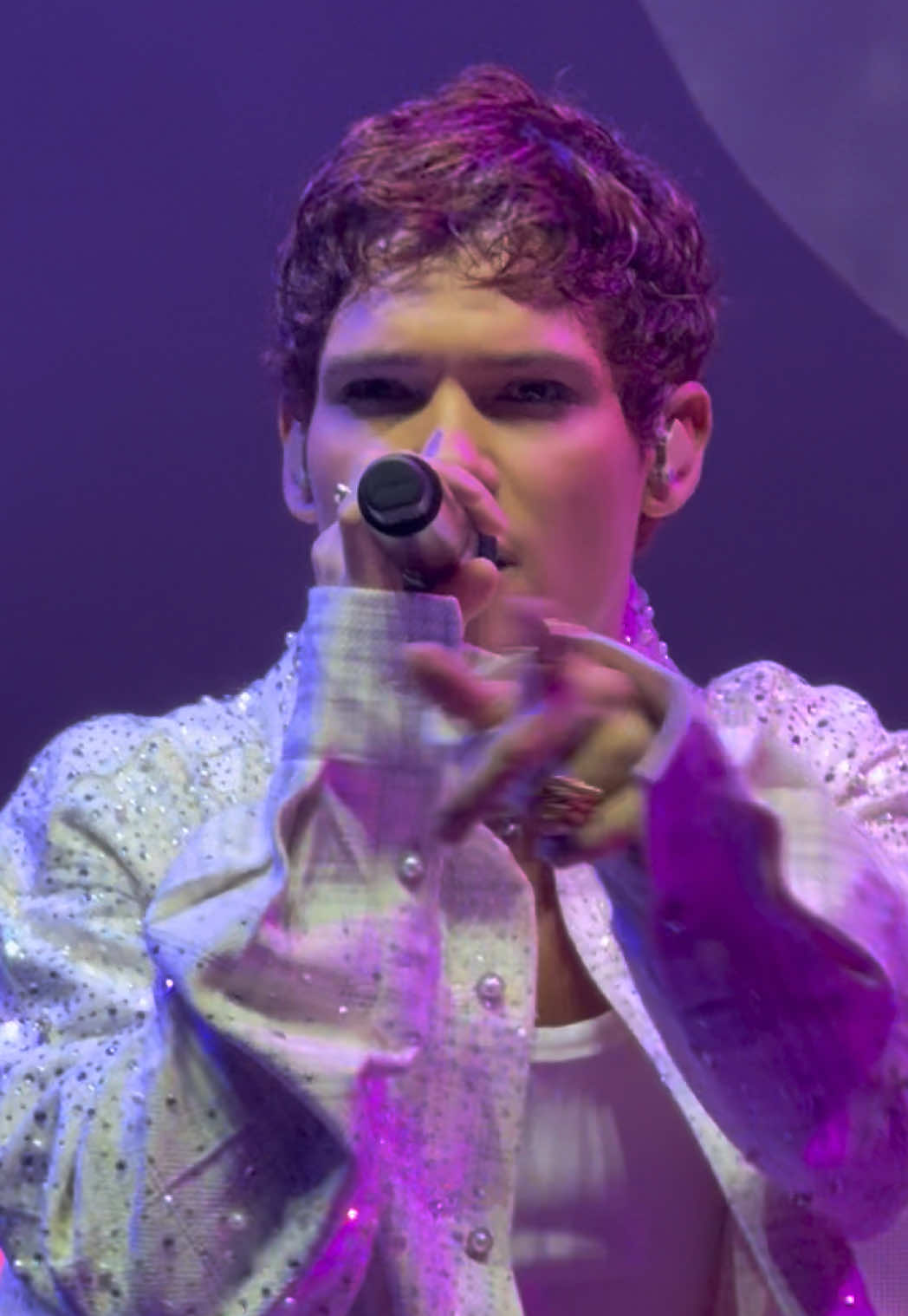 Omar Rudberg performing Sabotage at Wembley Arena in London  @OMAR #omarrudberg #zaralarsson #midnightsuntour #concert #popstar 