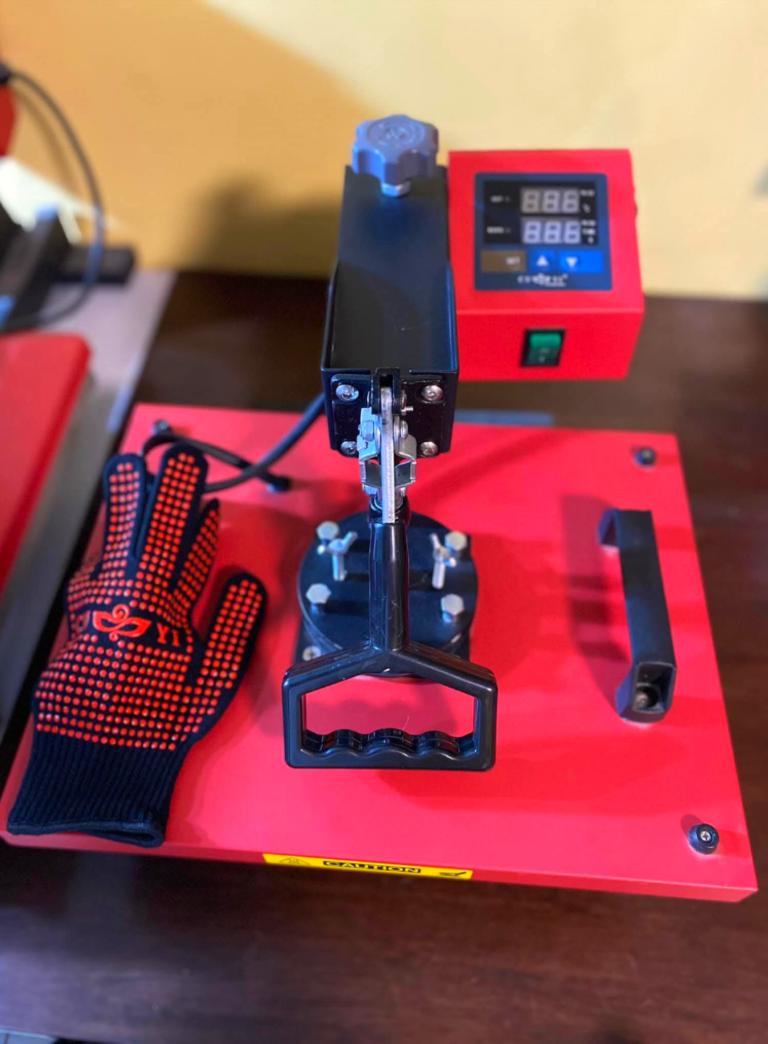 CUYI 6 in 1 combo heat press machine ito ay multi-functional kaya nitong i-press hindi lang t-shirts kundi caps, mugs, plates, tumblers — ibig sabihin “isang makina lang, maraming gamit”.  #6in1 #heatpressmachine #printingbusiness #printingmachine #cuyiquaff 