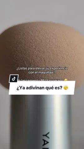 ¿Emocionados? DEMASIADOS. 😮‍💨 Si amas el maquillaje, pronto llegan tus nuevos infaltables. 🧡 #makeuplovers #makeupbestie #muypronto #maquillajeyanbal 